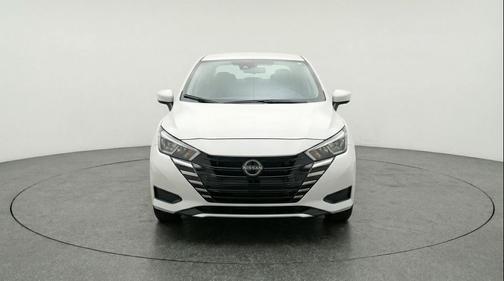 Aspen White Tricoat 2025 Nissan Versa 1.6 SV