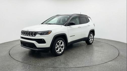 Bright White Clearcoat 2025 Jeep Compass Latitude