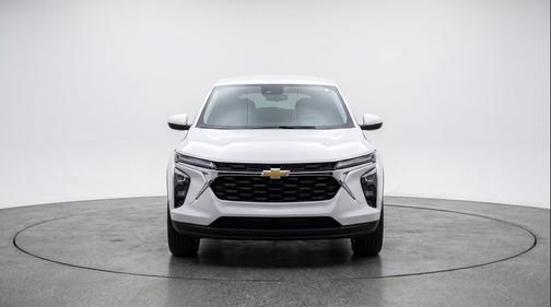 Summit White 2025 Chevrolet Trax LT