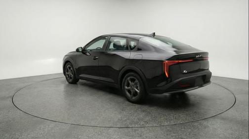 Aurora Black Pearl 2025 Kia K4 LXS