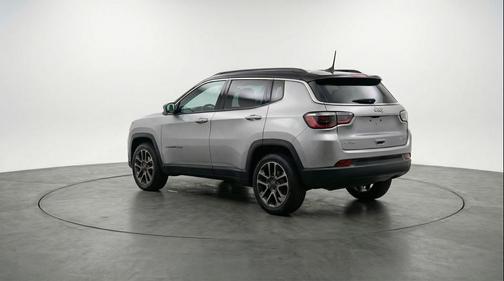 Silver Zynith Metallic Clearcoat 2025 Jeep Compass Limited