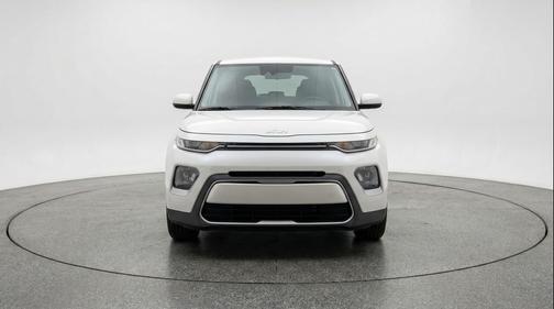 Snow White Pearl 2025 Kia Soul LX