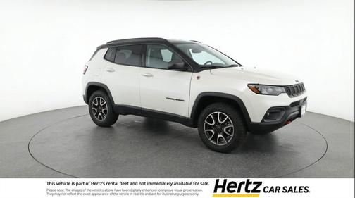 Bright White Clearcoat 2025 Jeep Compass Trailhawk