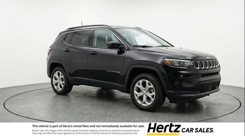 Diamond Black Crystal Pearlcoat 2025 Jeep Compass Latitude