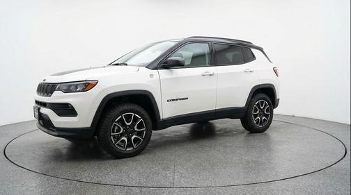 Bright White Clearcoat 2025 Jeep Compass Trailhawk
