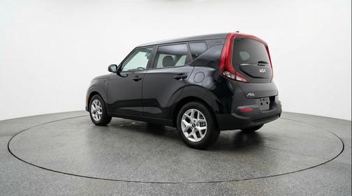 Fusion Black 2025 Kia Soul LX