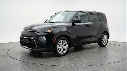 Fusion Black 2025 Kia Soul LX