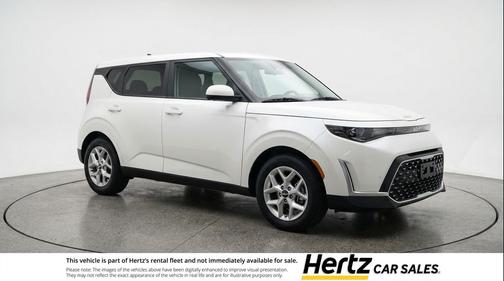 Snow White Pearl 2025 Kia Soul LX