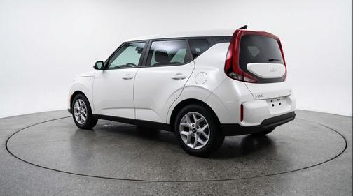 Snow White Pearl 2025 Kia Soul LX