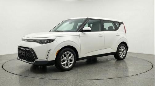 Snow White Pearl 2025 Kia Soul LX