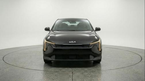 Aurora Black Pearl 2025 Kia K4 LXS