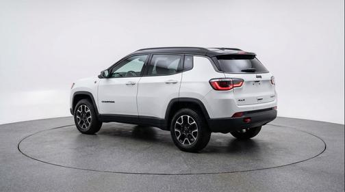 Bright White Clearcoat 2025 Jeep Compass Trailhawk