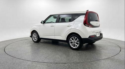 Snow White Pearl 2025 Kia Soul LX