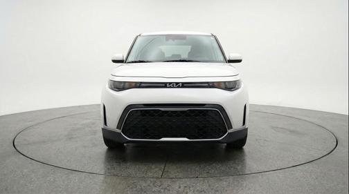 Snow White Pearl 2025 Kia Soul LX