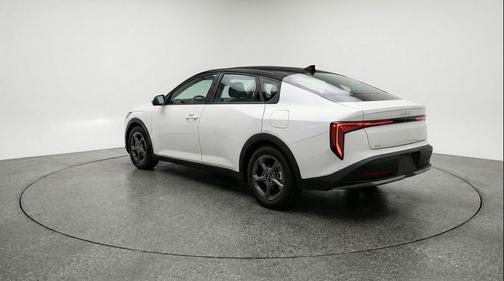 Snow White Pearl 2025 Kia K4 LXS