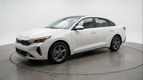 Snow White Pearl 2025 Kia K4 LXS