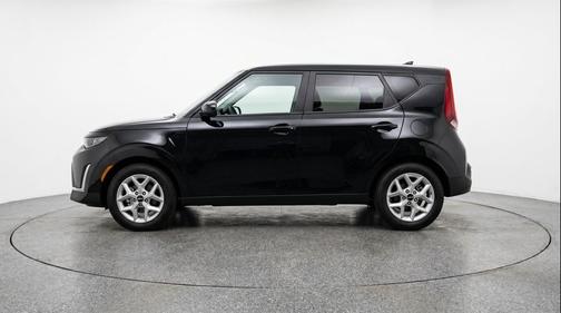 Fusion Black 2025 Kia Soul LX
