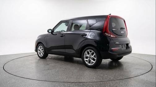 Fusion Black 2025 Kia Soul LX