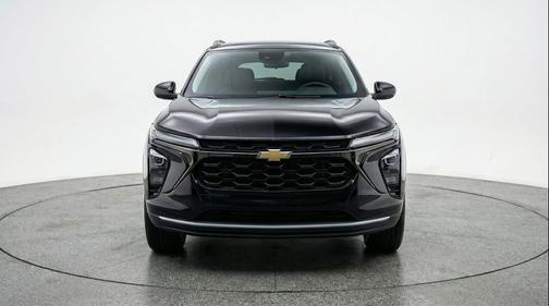 Mosaic Black Metallic 2025 Chevrolet Trax LT