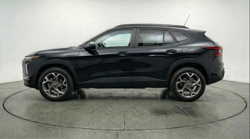 Mosaic Black Metallic 2025 Chevrolet Trax LT