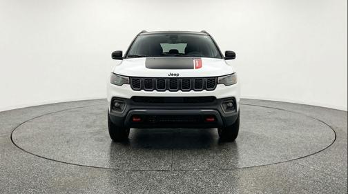 Bright White Clearcoat 2025 Jeep Compass Trailhawk