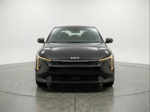 Aurora Black Pearl 2025 Kia K4 LXS