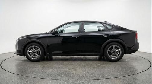 Aurora Black Pearl 2025 Kia K4 LXS