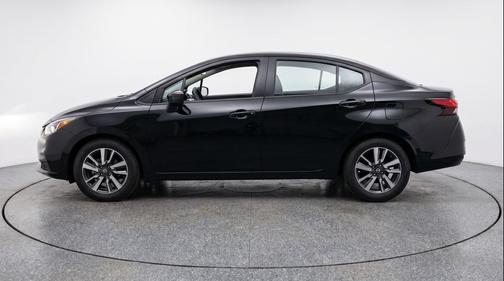 Super Black 2025 Nissan Versa 1.6 SV