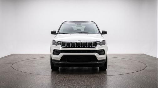 Bright White Clearcoat 2025 Jeep Compass Limited
