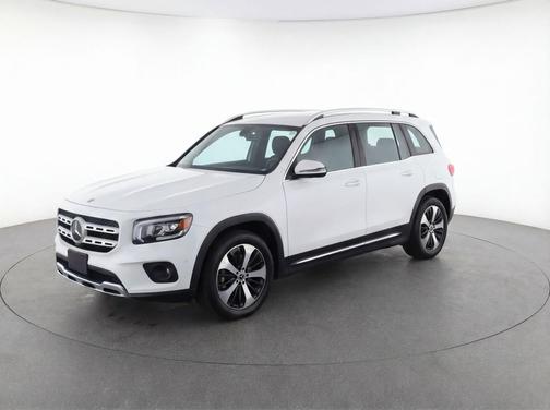 Polar White 2025 Mercedes-Benz GLB 250 4MATIC