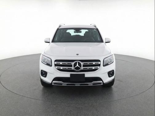 Polar White 2025 Mercedes-Benz GLB 250 4MATIC