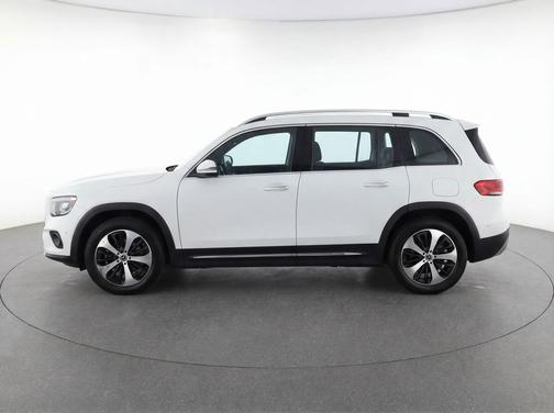 Polar White 2025 Mercedes-Benz GLB 250 4MATIC