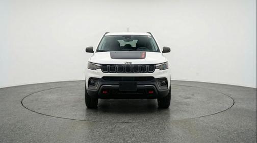 Bright White Clearcoat 2025 Jeep Compass Trailhawk