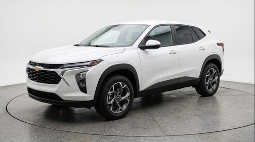 Summit White 2025 Chevrolet Trax LT