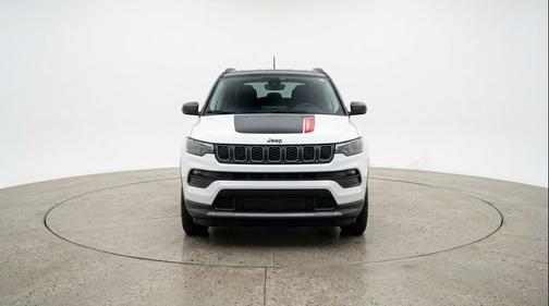 Bright White Clearcoat 2025 Jeep Compass Trailhawk