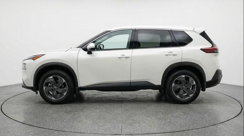 Everest White Pearl Tricoat 2025 Nissan Rogue SV