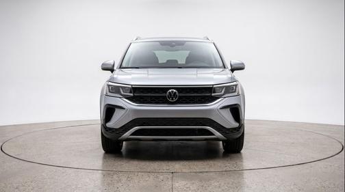 Pyrite Silver Metallic 2025 Volkswagen Taos 1.5T SE