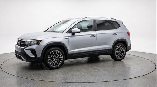 Pyrite Silver Metallic 2025 Volkswagen Taos 1.5T SE