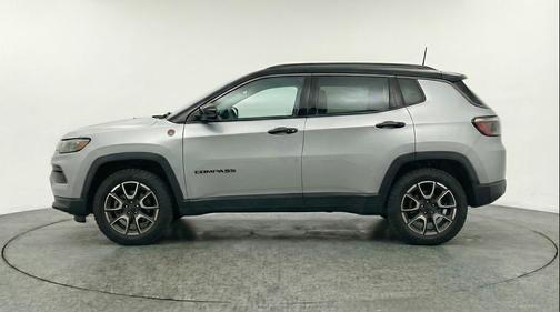 Silver Zynith Metallic Clearcoat 2025 Jeep Compass Trailhawk