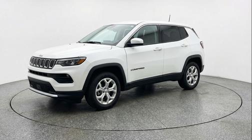 Bright White Clearcoat 2025 Jeep Compass Latitude