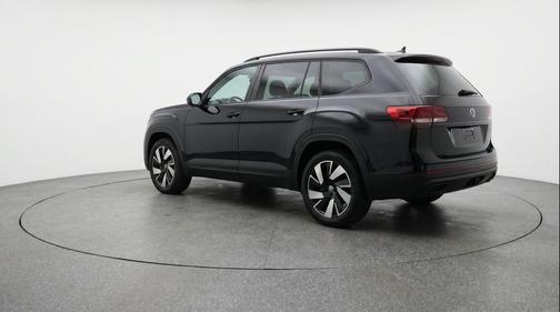 Deep Black Pearl 2025 Volkswagen Atlas Cross Sport 2.0T SE w/Technology 4MOTION