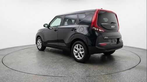 Fusion Black 2025 Kia Soul LX