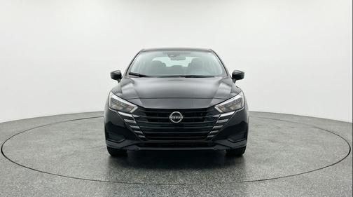 Super Black 2025 Nissan Versa 1.6 SV