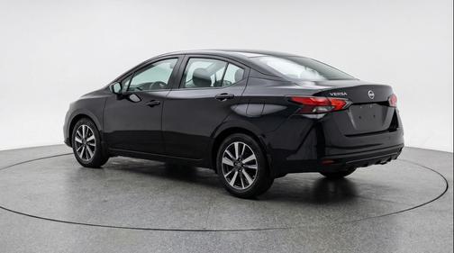 Super Black 2025 Nissan Versa 1.6 SV