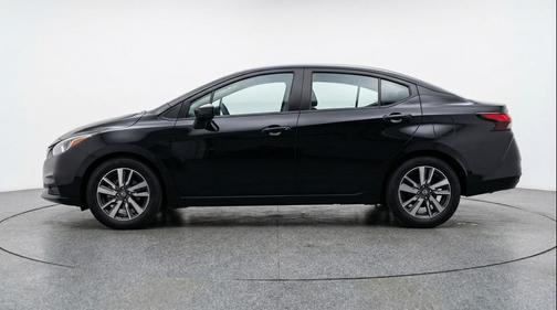 Super Black 2025 Nissan Versa 1.6 SV