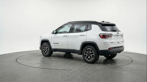 Bright White Clearcoat 2025 Jeep Compass Trailhawk
