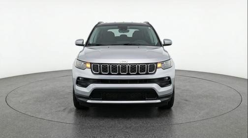 Silver Zynith Metallic Clearcoat 2025 Jeep Compass Limited