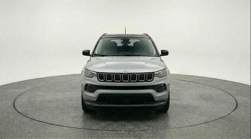 Silver Zynith Metallic Clearcoat 2025 Jeep Compass Limited
