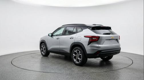 Sterling Gray Metallic 2025 Chevrolet Trax LT