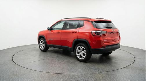 Red Hot Pearlcoat 2025 Jeep Compass Latitude